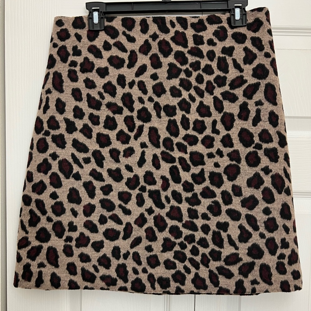 ⭐️ New With Tags Ann Taylor Print Pencil Skirt⭐️ Size 8